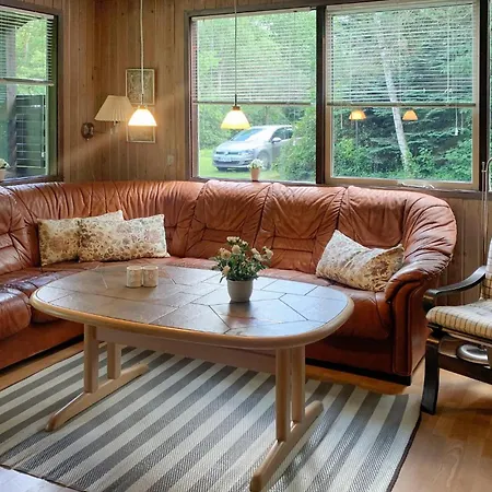 2 Bedroom Lovely In *